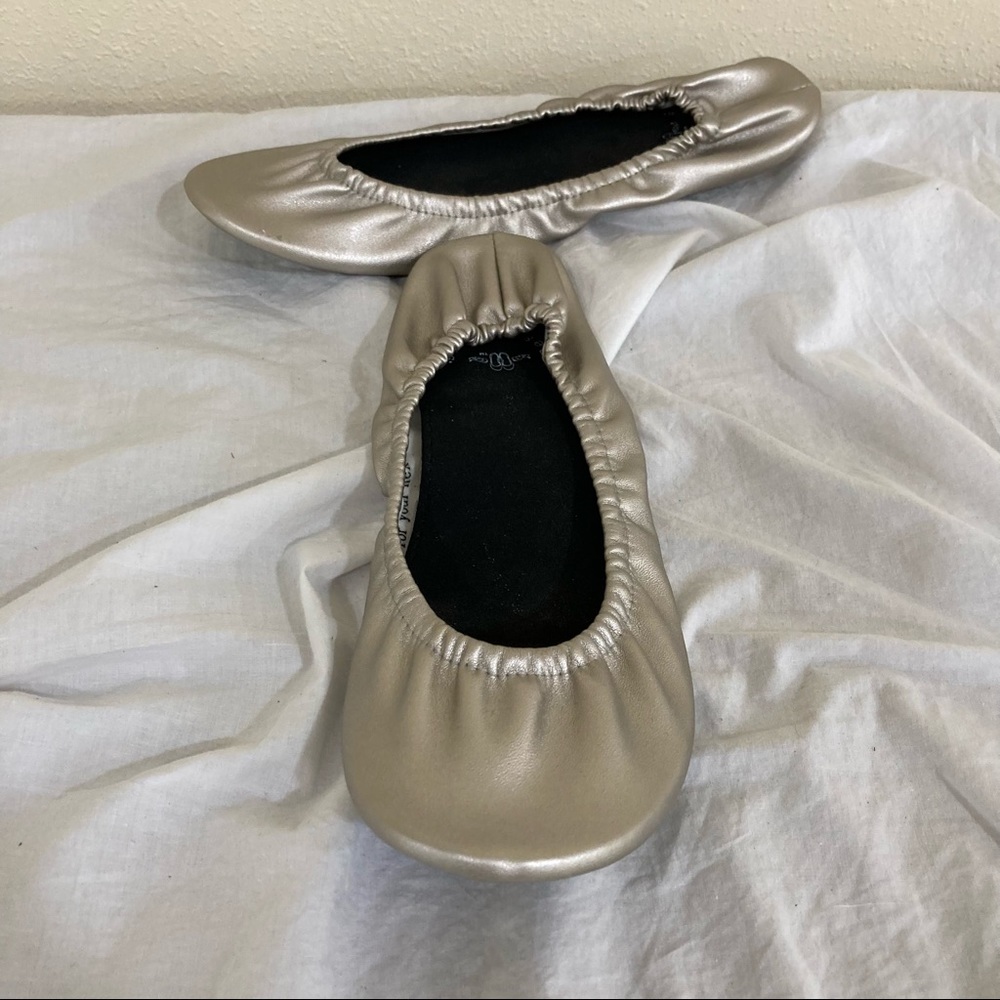 Rescue Flats Silver Slippers Comfy size S Small